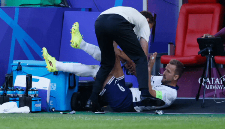 Bizarre scenes between Kane and England coach