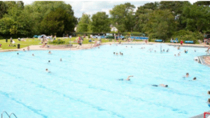 Oxford: Hinksey Outdoor pool opens after weather delays repairs