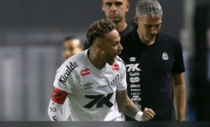Tristão Garcia detailed the situations of teams facing relegation with two rounds remaining.
