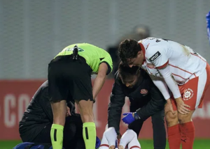 Former SC Braga player leaves the pitch in tears after serious injury (video)